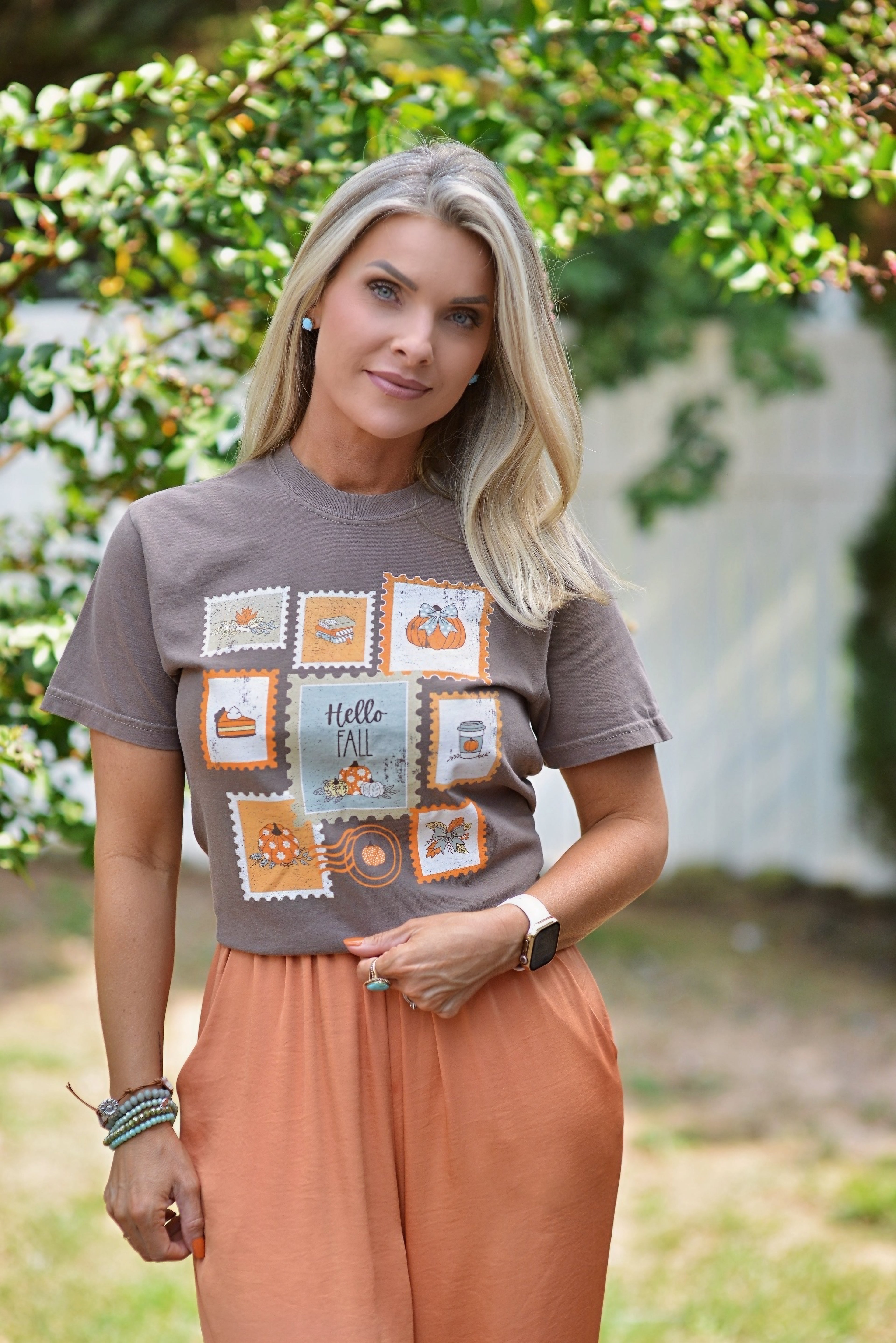Hello Fall Vintage Stamp {Comfort Colors}