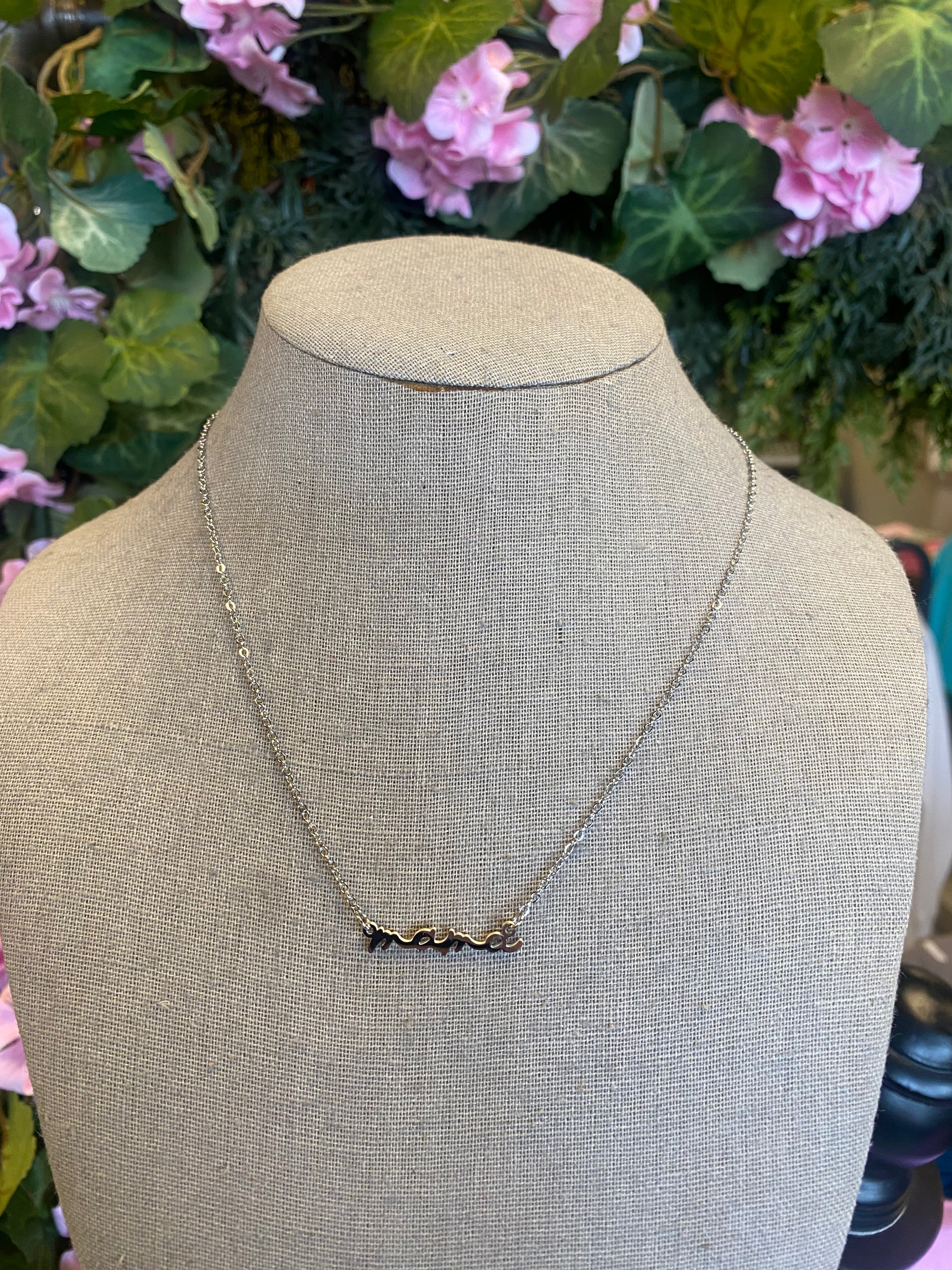 Mama Necklace