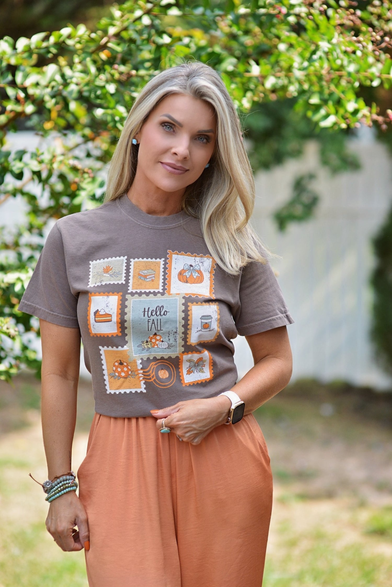 Hello Fall Vintage Stamp {Comfort Colors}