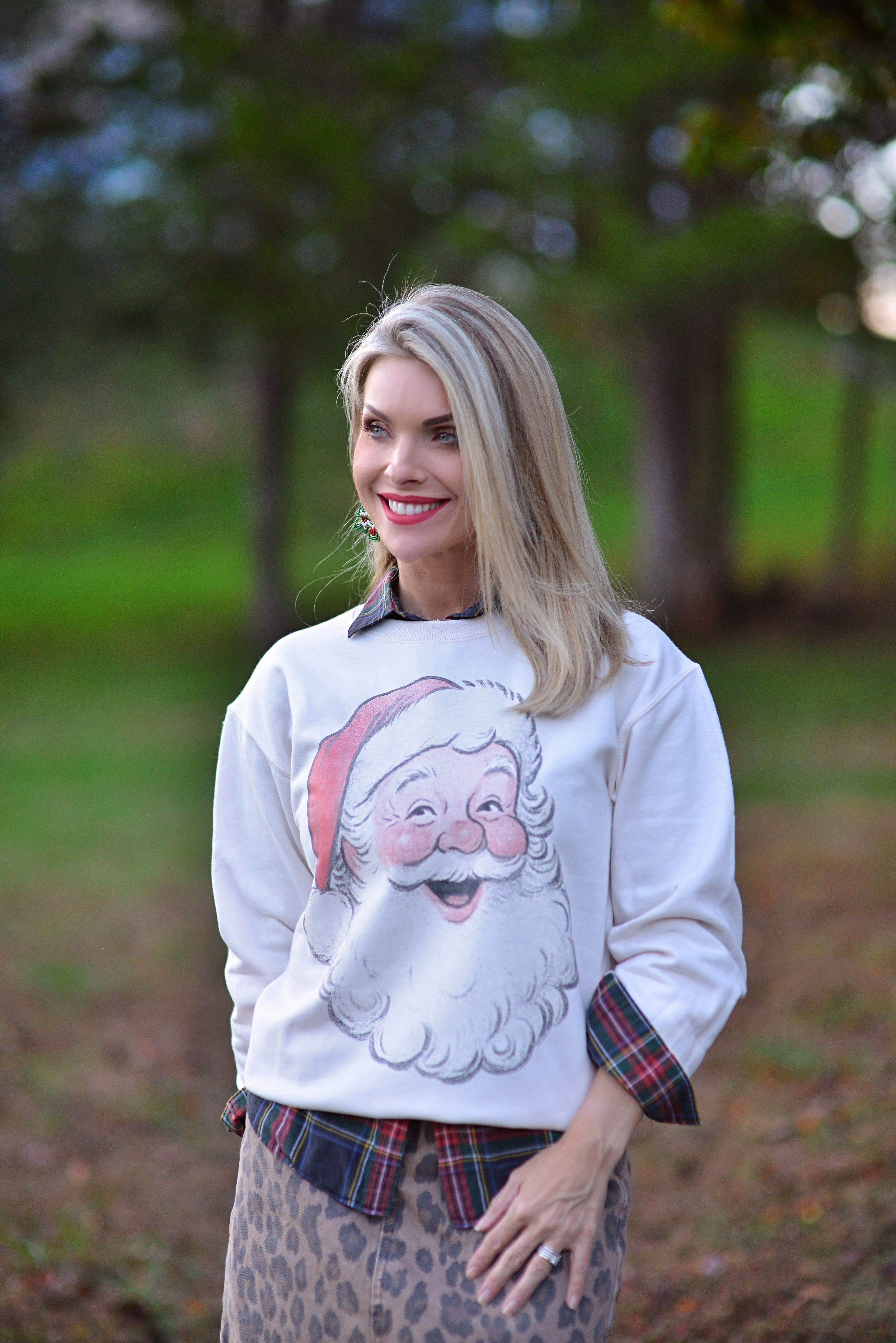 Santa {crewneck fleece} ~ Ivory