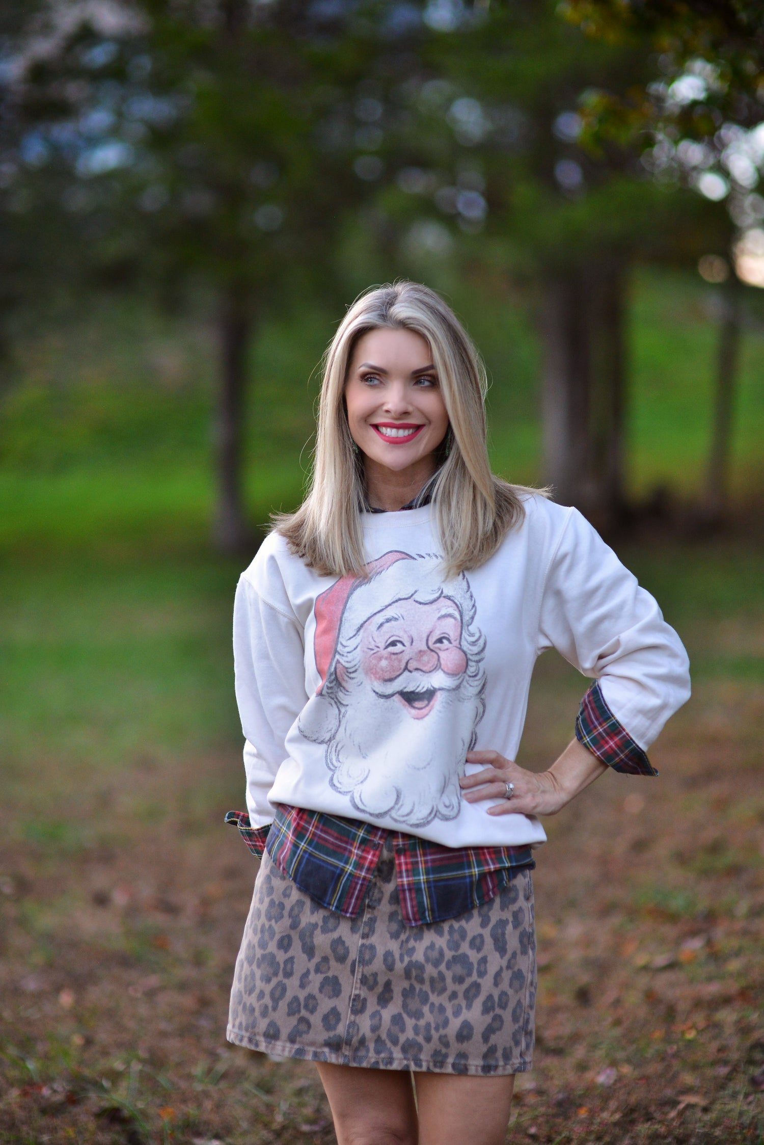 Santa {crewneck fleece} ~ Ivory