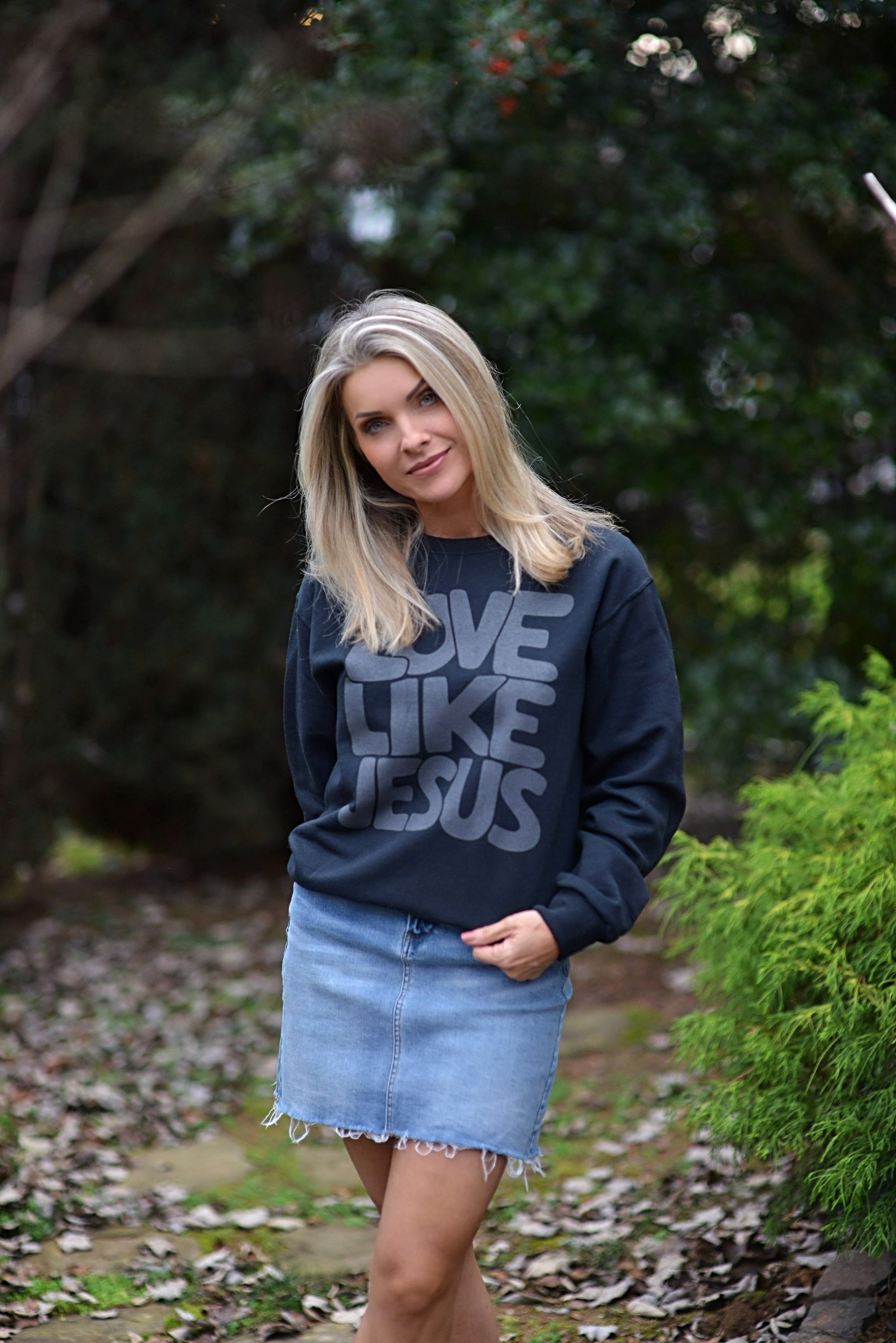 Love Like Jesus ~ Black {Crewneck Fleece}