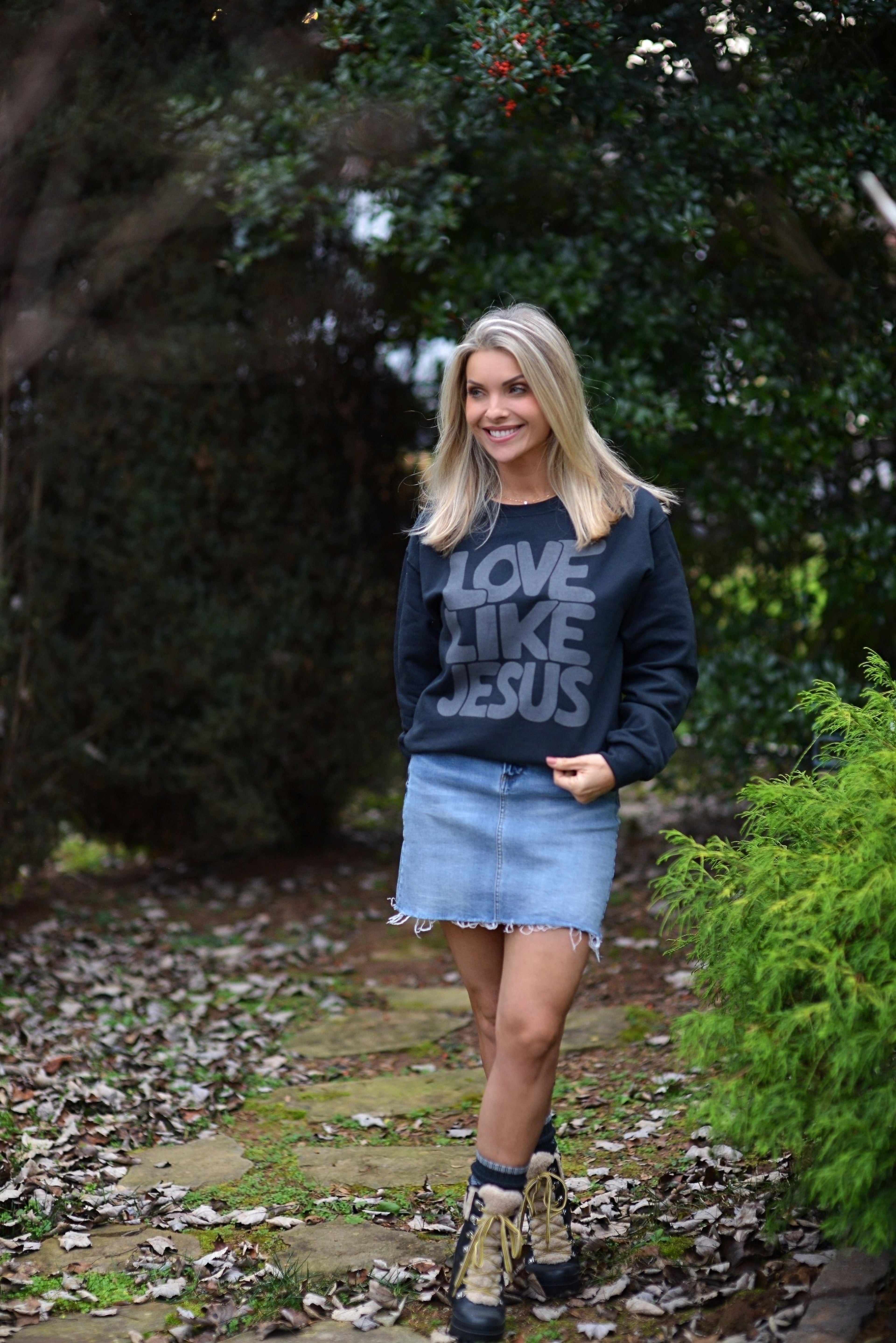 Love Like Jesus ~ Black {Crewneck Fleece}