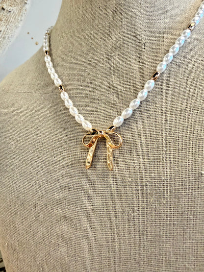Pearl Gold Mix Bow Necklace