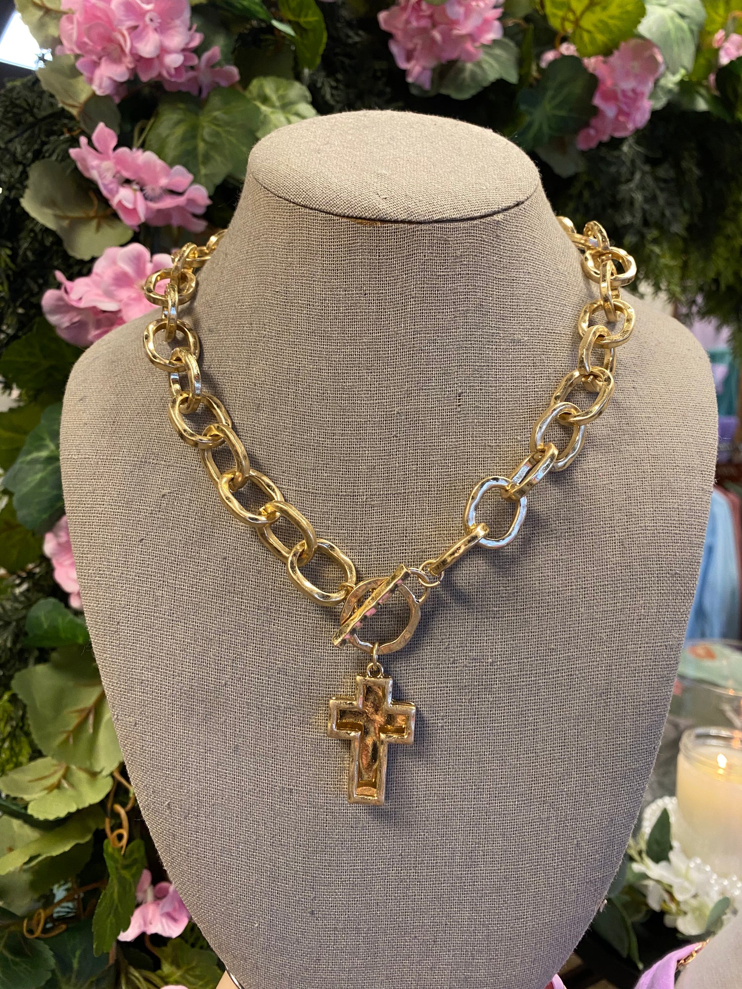 Hammered Layered Cross Chunky Toggle Necklace