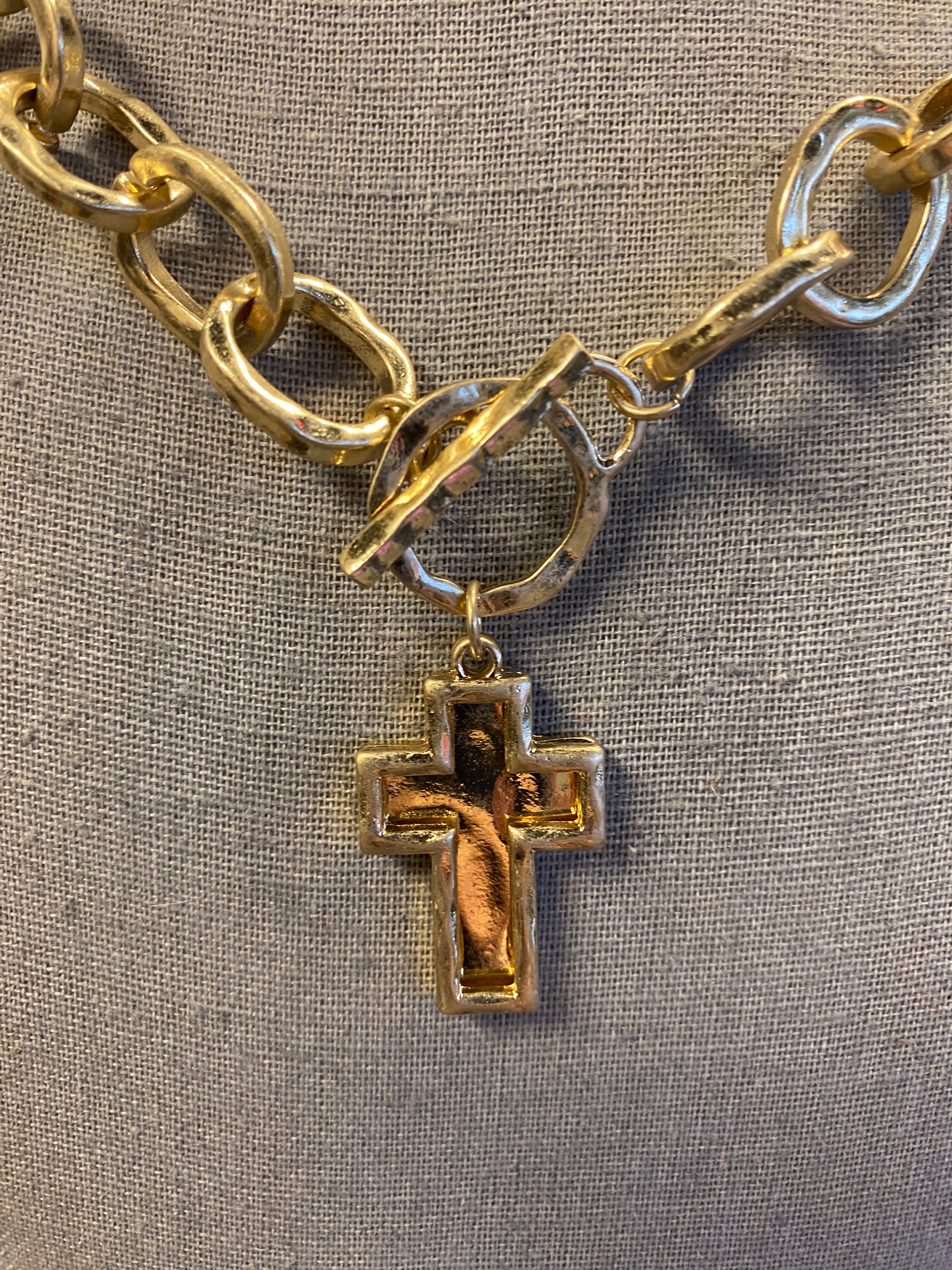 Hammered Layered Cross Chunky Toggle Necklace