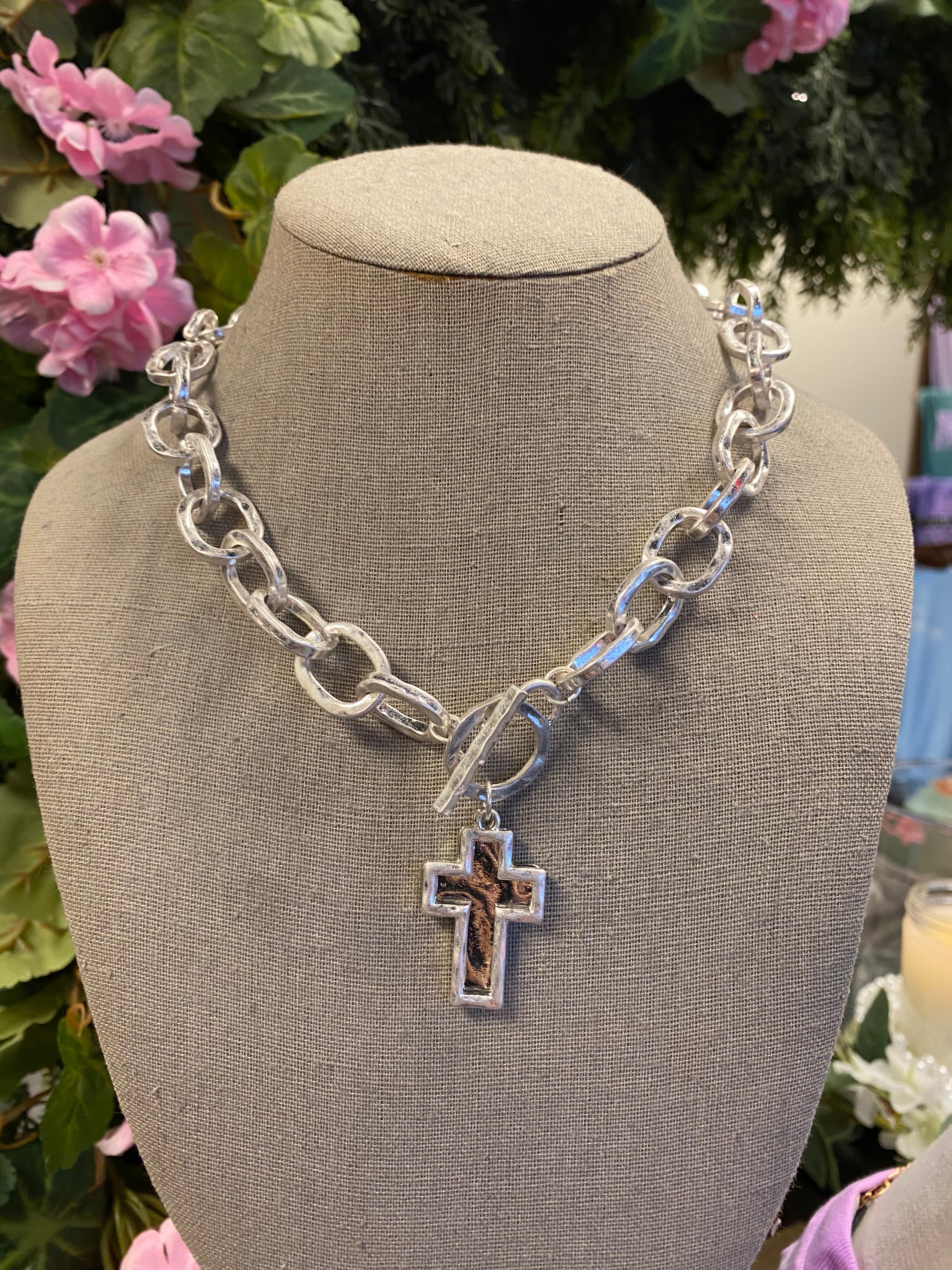 Hammered Layered Cross Chunky Toggle Necklace
