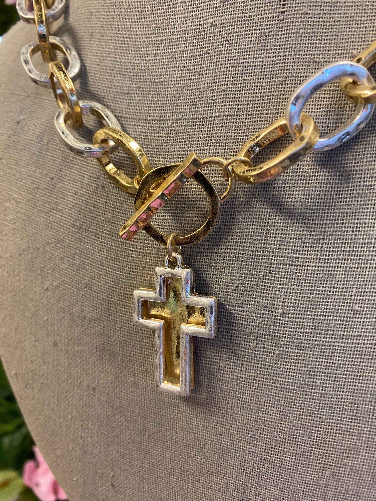 Hammered Layered Cross Chunky Toggle Necklace
