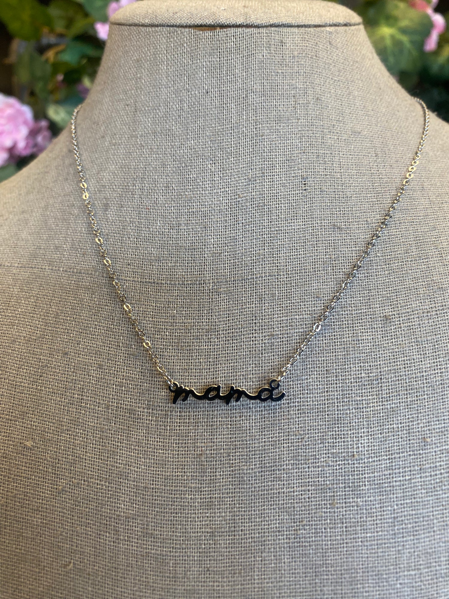 Mama Necklace