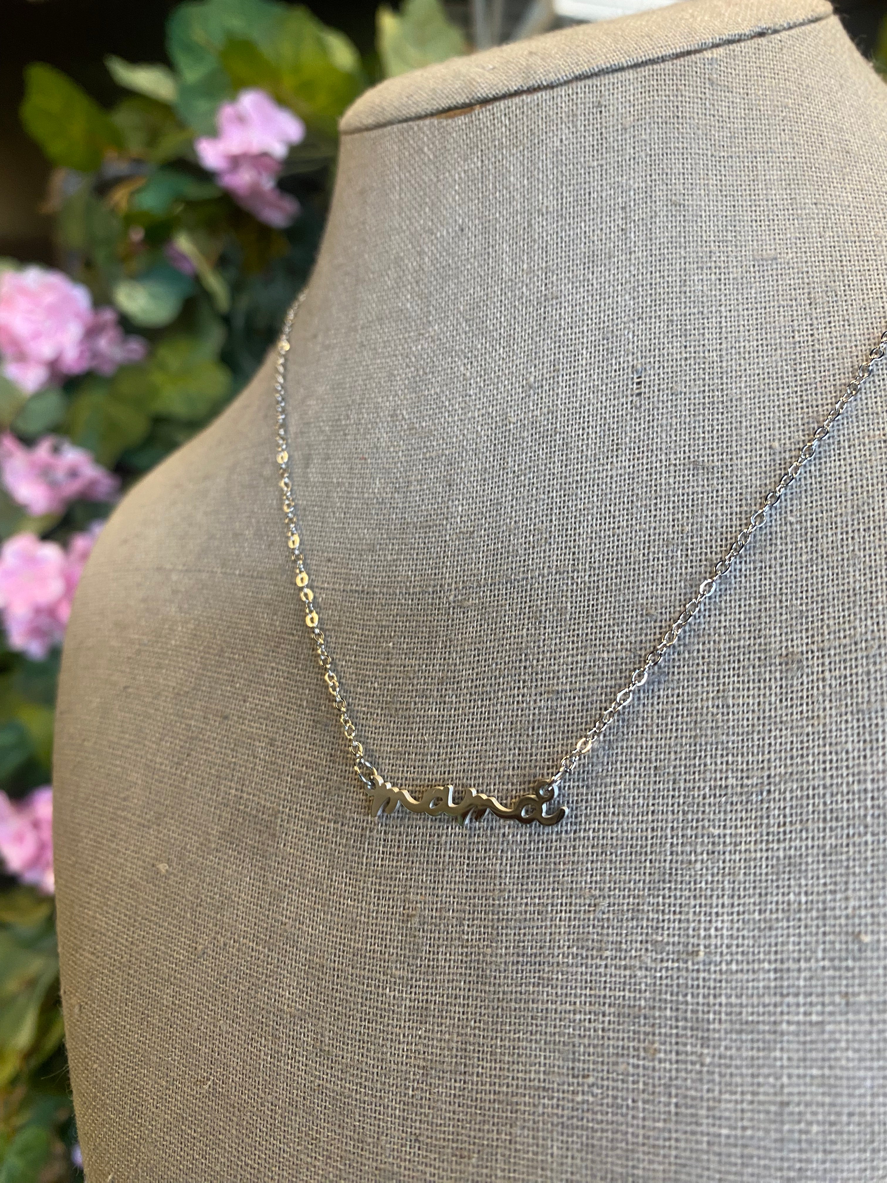 Mama Necklace