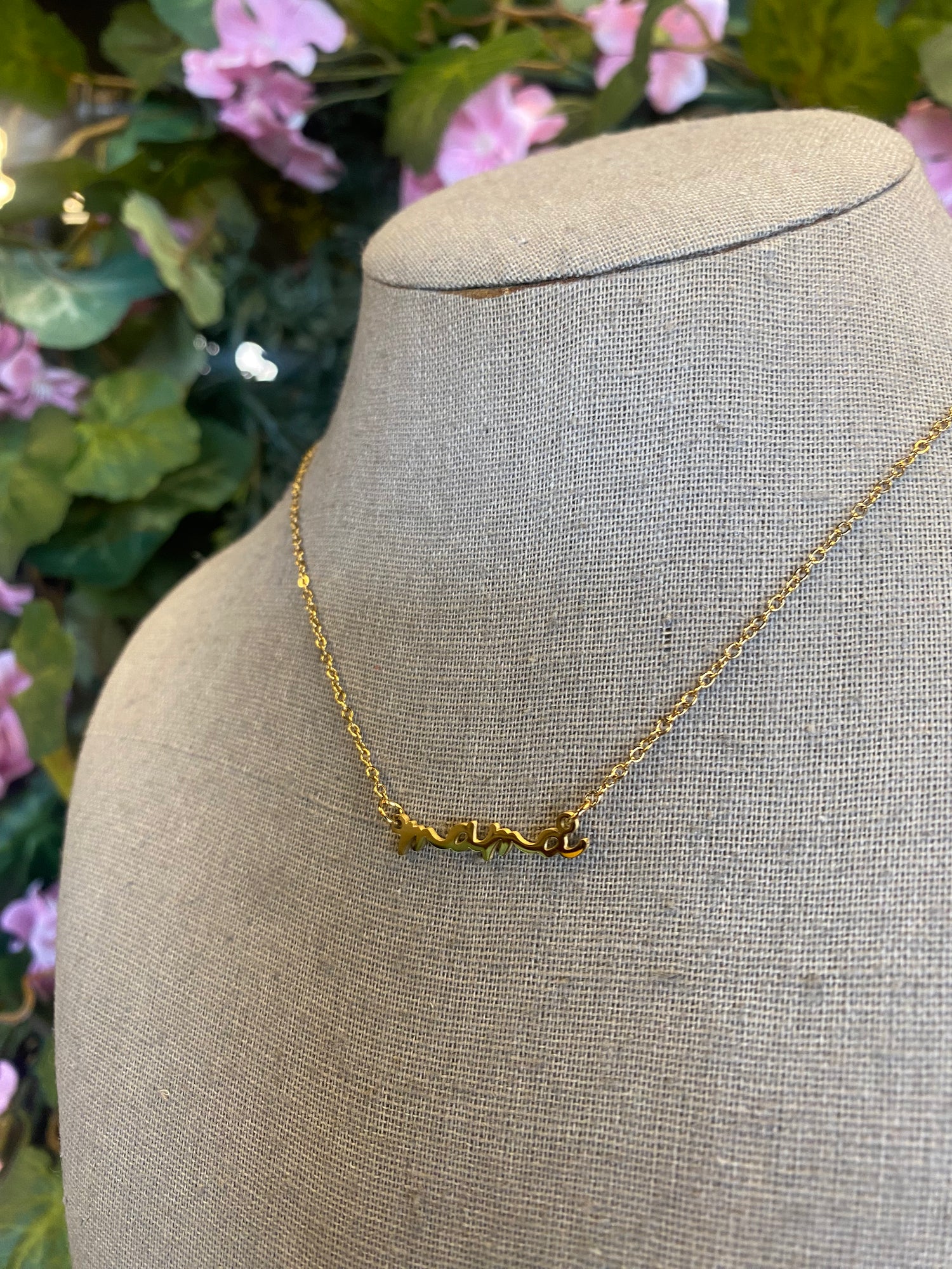 Mama Necklace
