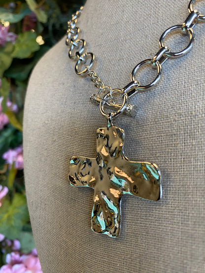 Notable Hammered Cross Front Toggle Necklace