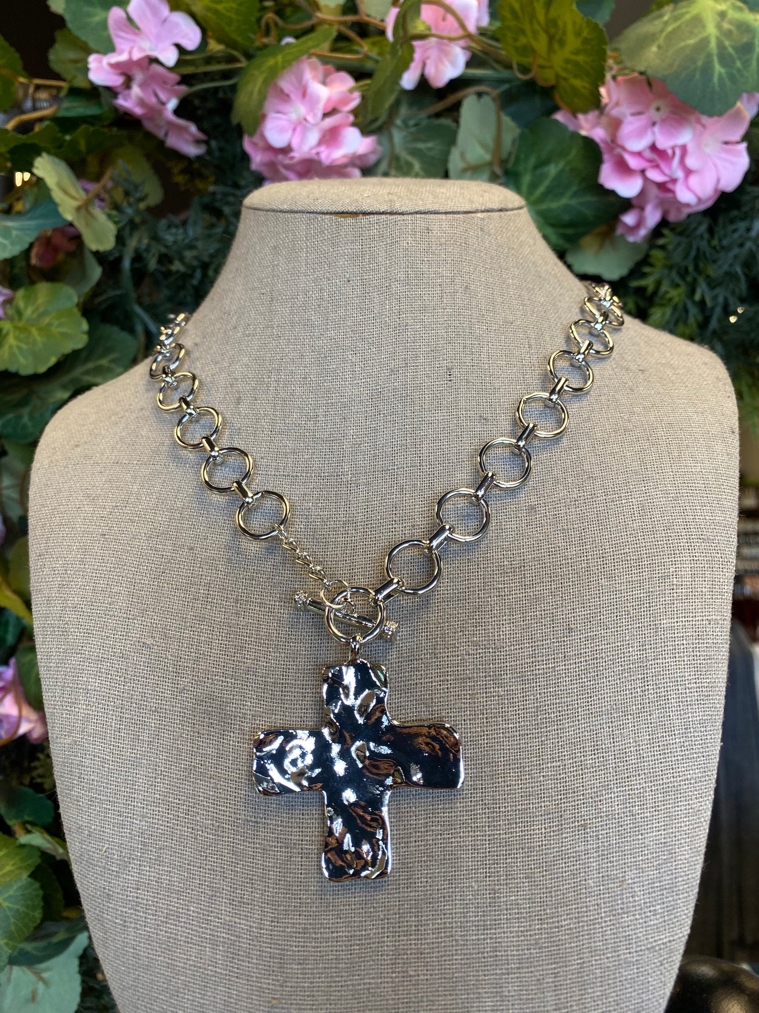 Notable Hammered Cross Front Toggle Necklace