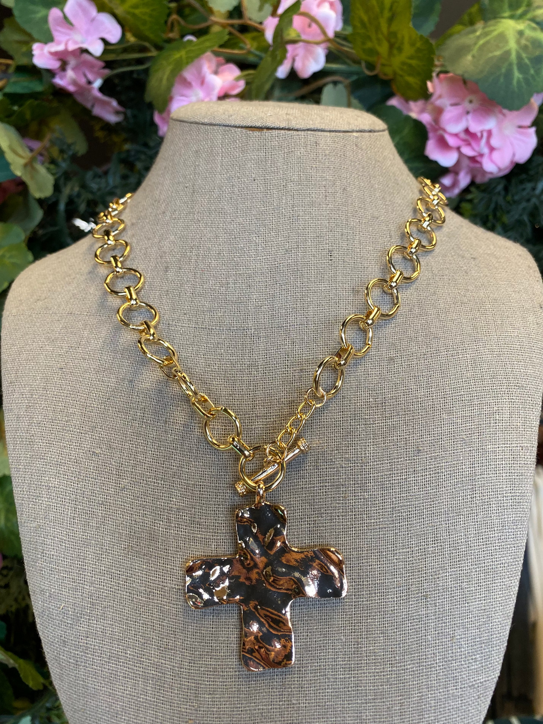 Notable Hammered Cross Front Toggle Necklace
