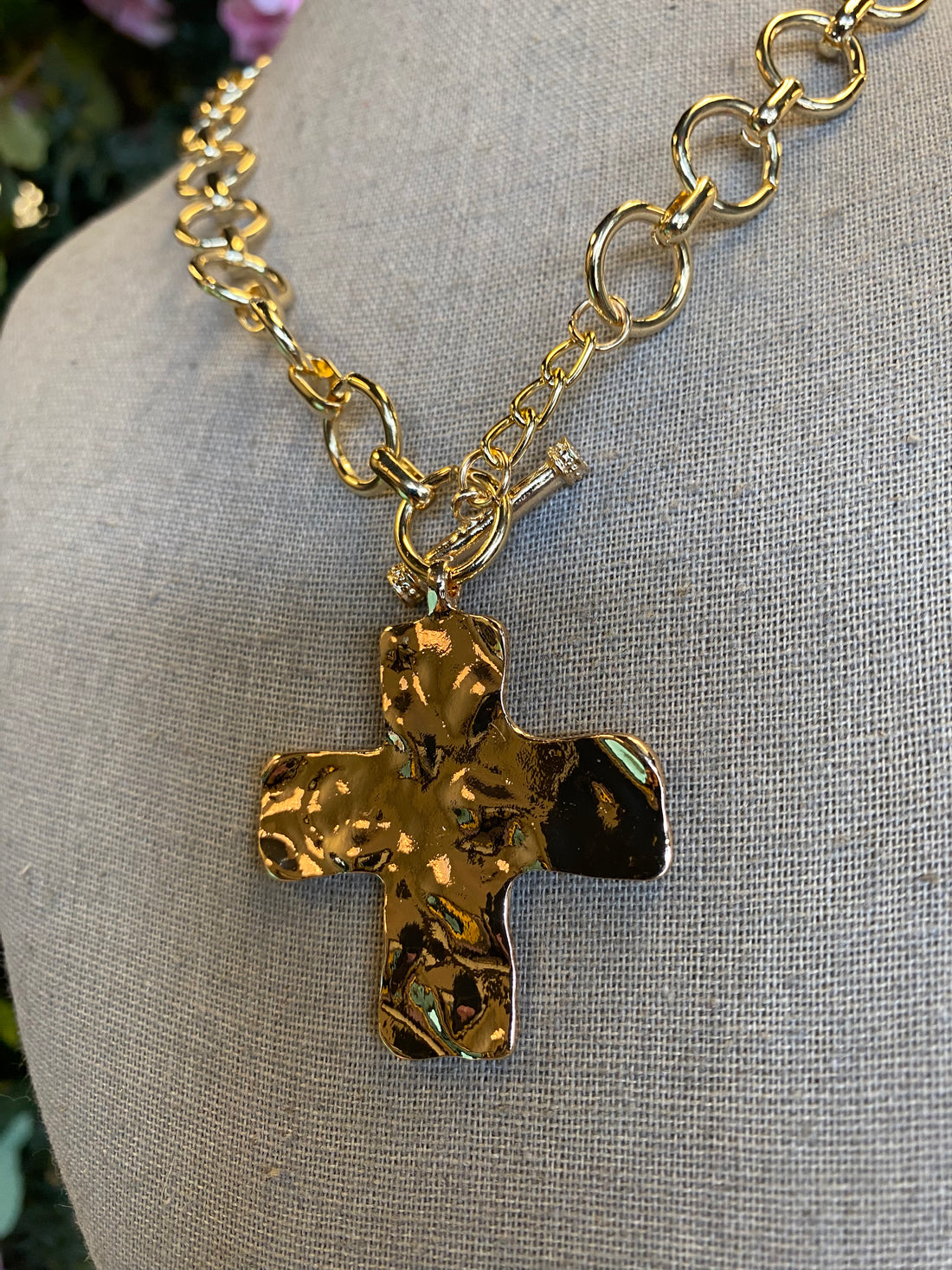 Notable Hammered Cross Front Toggle Necklace